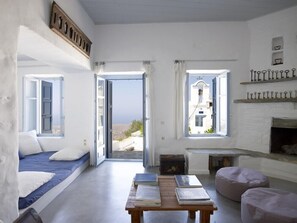 Vil·la, piscina privada (Lefkothea) | Sala d'estar | Televisor de pantalla plana