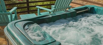 Whimsical Farmstay  w/ Hottub and Fireplace