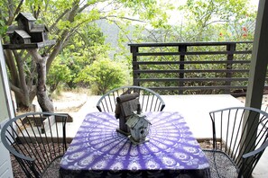 Outdoor dining - Mulberry Hill (Fallbrook)