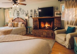 1 bedroom, iron/ironing board, travel cot, free WiFi