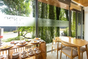 Free daily buffet breakfast - Pandora Boutique Villa (Da Nang)