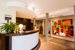 Reception - Hotel Mainstation (Frankfurt)