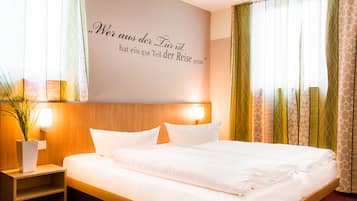 Desk, soundproofing, free cribs/infant beds, free WiFi