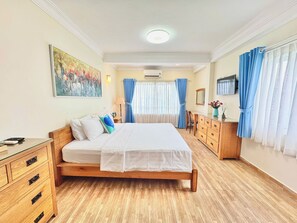 Deluxe Double Room | Desk, blackout curtains, rollaway beds, free WiFi - Cozy Hotel - 140 Cong Quynh (Ho Chi Minh City)
