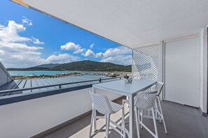Panoramic Apartment, 1 Bedroom, Ocean View | 1 bedroom, individually decorated, individually furnished - Ocean Views 49 (Airlie Beach)