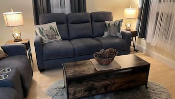 Smart TV, chimenea y estéreo