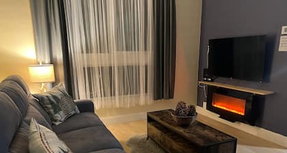 A cabin with beautiful mountain views