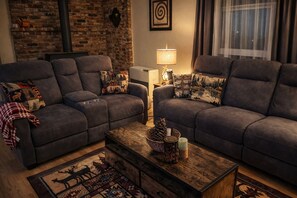 Smart TV, fireplace, stereo