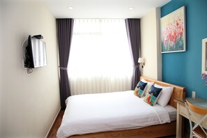 Escritorio, camas supletorias, wifi gratis