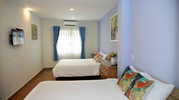 Desk, rollaway beds, free WiFi