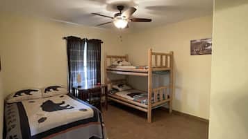 3 bedrooms, free WiFi, bed sheets, wheelchair access