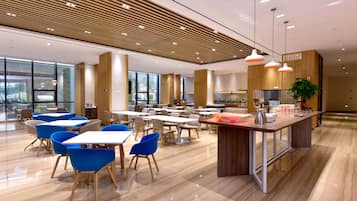Petit déjeuner buffet compris tous les jours