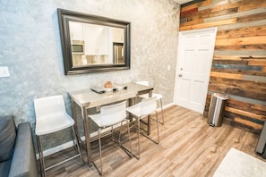 Interior - Inn The Heights - Apt. 9 (Tampa)