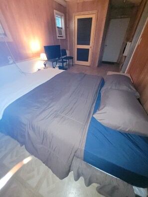 2 chambres, fer et planche à repasser, accès au Wi-Fi (inclus)