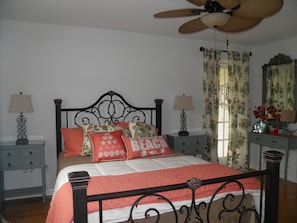 3 bedrooms, iron/ironing board, free WiFi, bed sheets - Salt Water Canal home w/Dock, Family/Pet Friendly, close to Beach and A1A (Palm Coast)