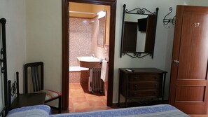 Quarto família | Wi-Fi de cortesia, roupa de cama, acesso para cadeiras de rodas