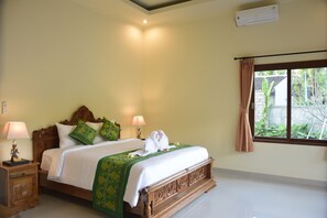 Schreibtisch, kostenloses WLAN, Bettwäsche