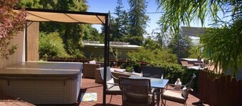 ❤ Zen Den Studio in the Berkeley Hills! ★BAY VIEWS★ HOT TUB★PARKING★PETS WELCOME