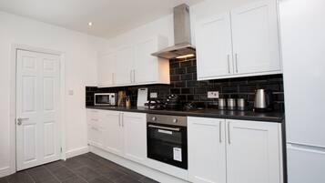 Rumah, kamar mandi pribadi (Whole) | Restoran