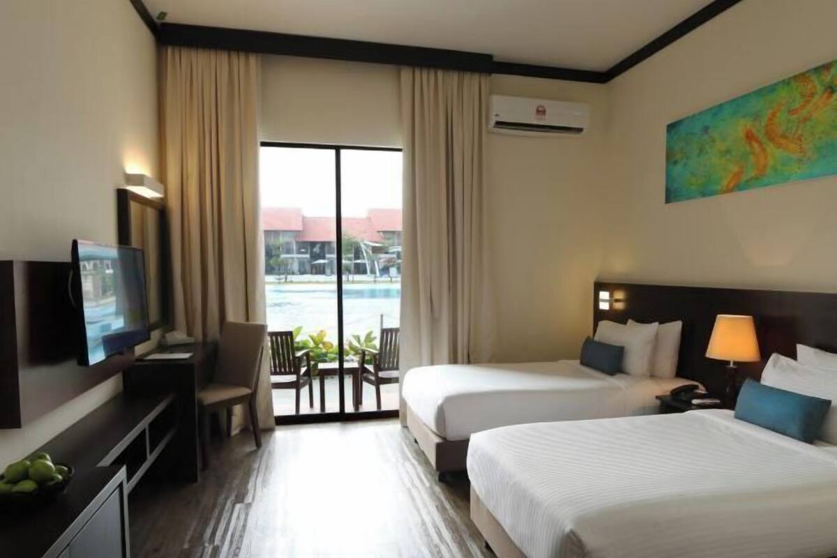 In-room safe, desk, soundproofing, iron/ironing board