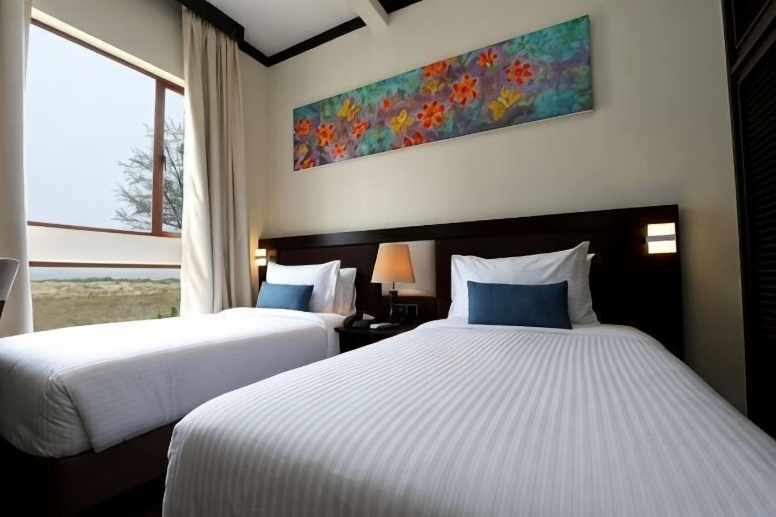 In-room safe, desk, soundproofing, iron/ironing board