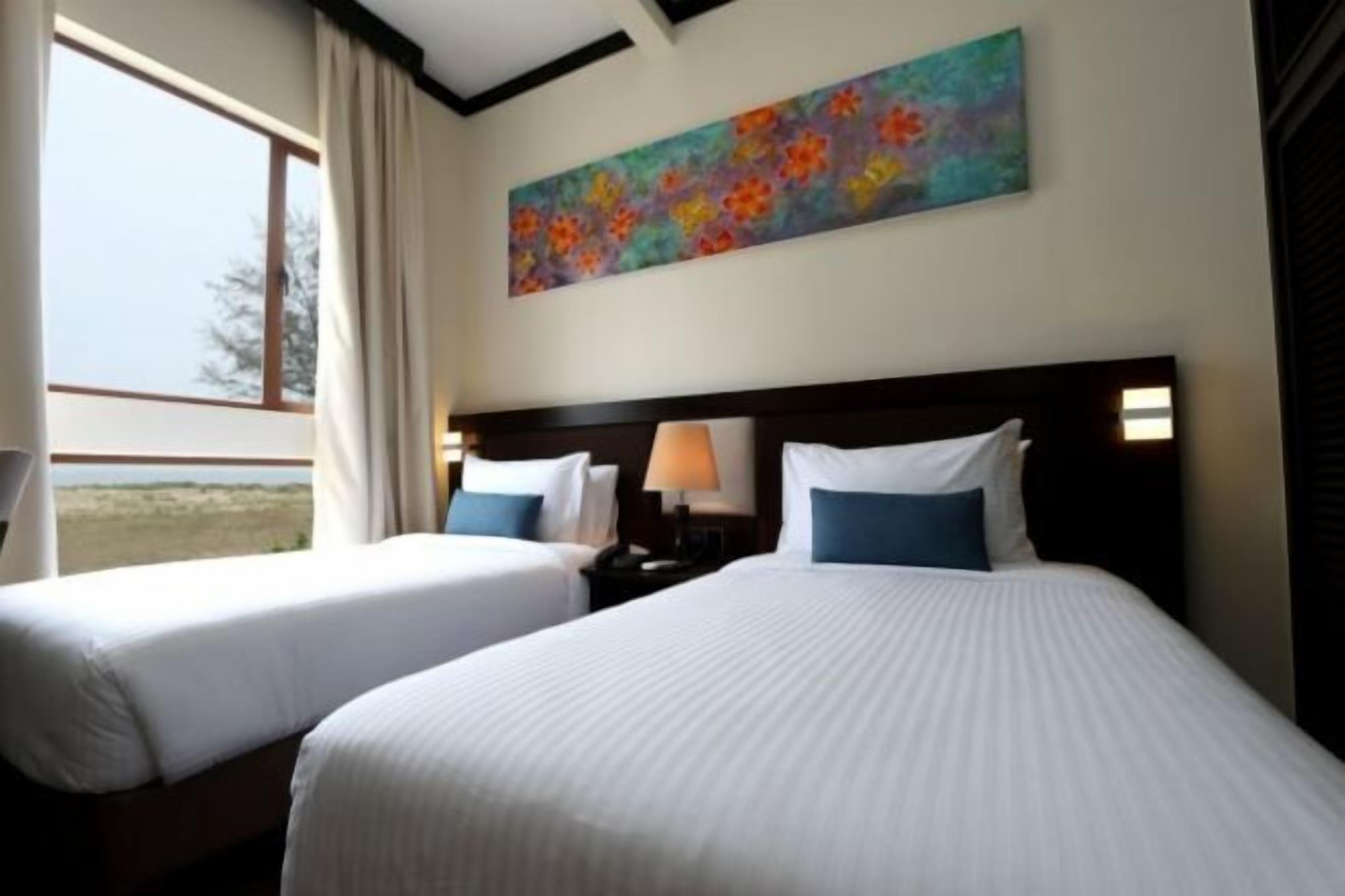 In-room safe, desk, soundproofing, iron/ironing board