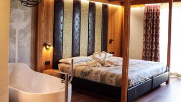 In-room safe, desk, soundproofing, free WiFi