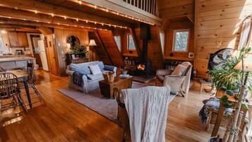 TV, peis og stereoanlegg