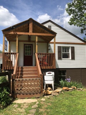 Exterior - The Cottage In Quiver Full Farm (Mars Hill)