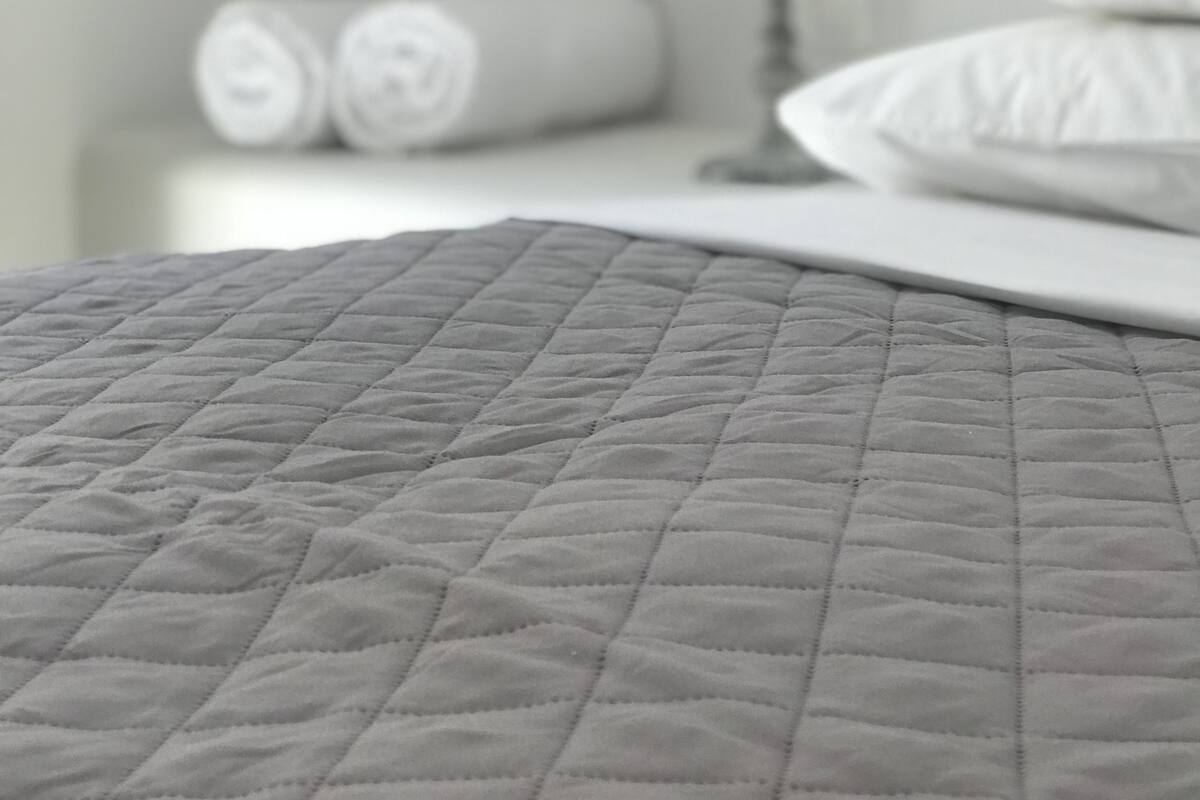Escrivaninha, quartos à prova de som, ferros/tábuas de passar roupa