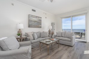TV - 2000sqft Beachfront Beauty on Perdido Key.  (Pensacola)