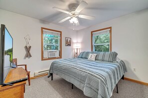 4 makuuhuonetta, silitysrauta/-lauta, ilmainen Wi-Fi, vuodevaatteet