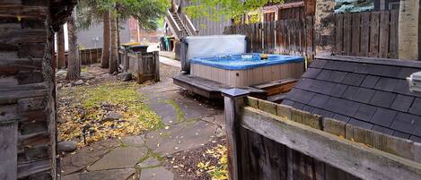 Tina de hidromasaje al aire libre