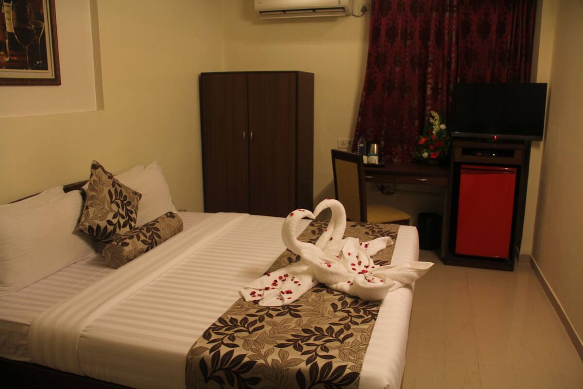 Egyptian cotton sheets, premium bedding, down duvets, memory-foam beds