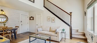 Luxury studio loft in historic downtown - close to hiking & downtown attractions