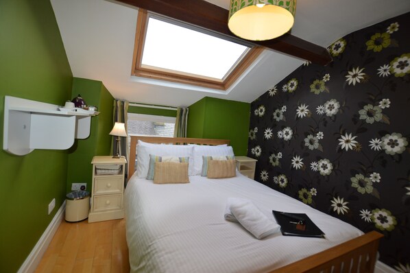 أغطية فراش متميزة ومكواة/لوح كي وواي فاي مجانًا وملاءات أسرّة