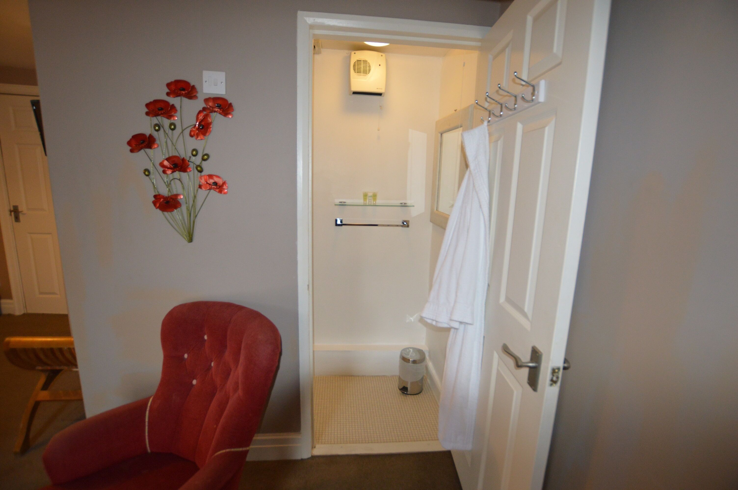 Basic Double Room, Refrigerator | Premium bedding, iron/ironing board, free WiFi, bed sheets