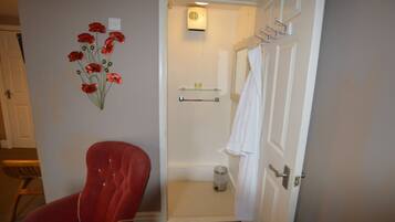 Basic Double Room, Refrigerator | Premium bedding, iron/ironing board, free WiFi, bed sheets