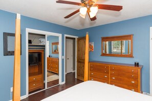 3 soverom, strykejern/-brett, wi-fi og sengetøy