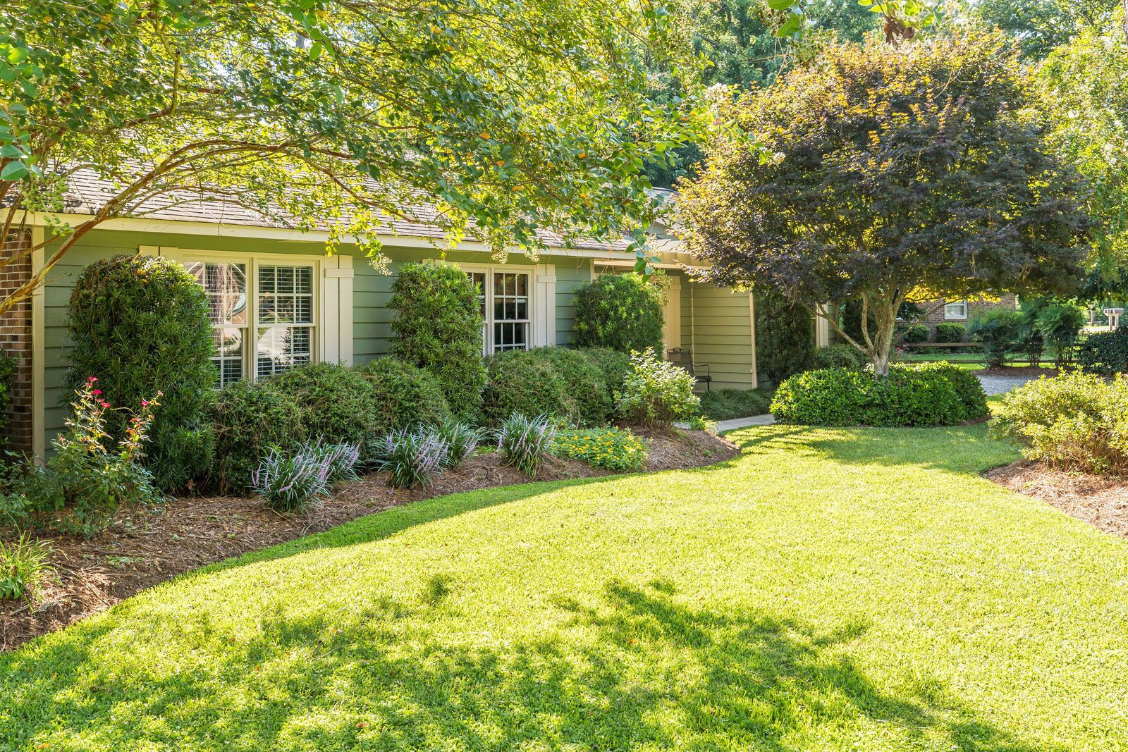 Patio & Outdoor Shower│Private│3BR - Family Home in the middle of Wilmington