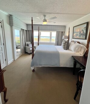 2 室のベッドルーム、セーフティボックス (室内)、デスク、アイロン / アイロン台