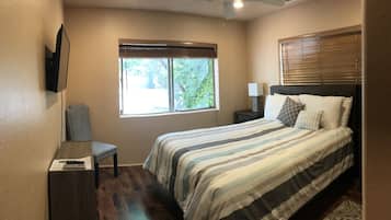 1 habitación, escritorio, tabla de planchar con plancha y wifi gratis