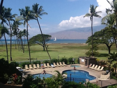 Special 135 per night during July and August Beautiful full-view of Maalaea Bay.