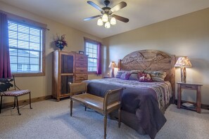 3 bedrooms, desk, iron/ironing board, travel cot