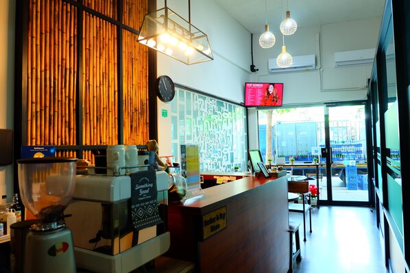 Reception - Arun Old Town Hostel (Bangkok)