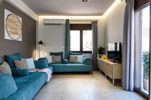 Apartment, 2 Bedrooms | Living room | 32-inch flat-screen TV with satellite channels, TV - City Breeze Apartment (Chania)