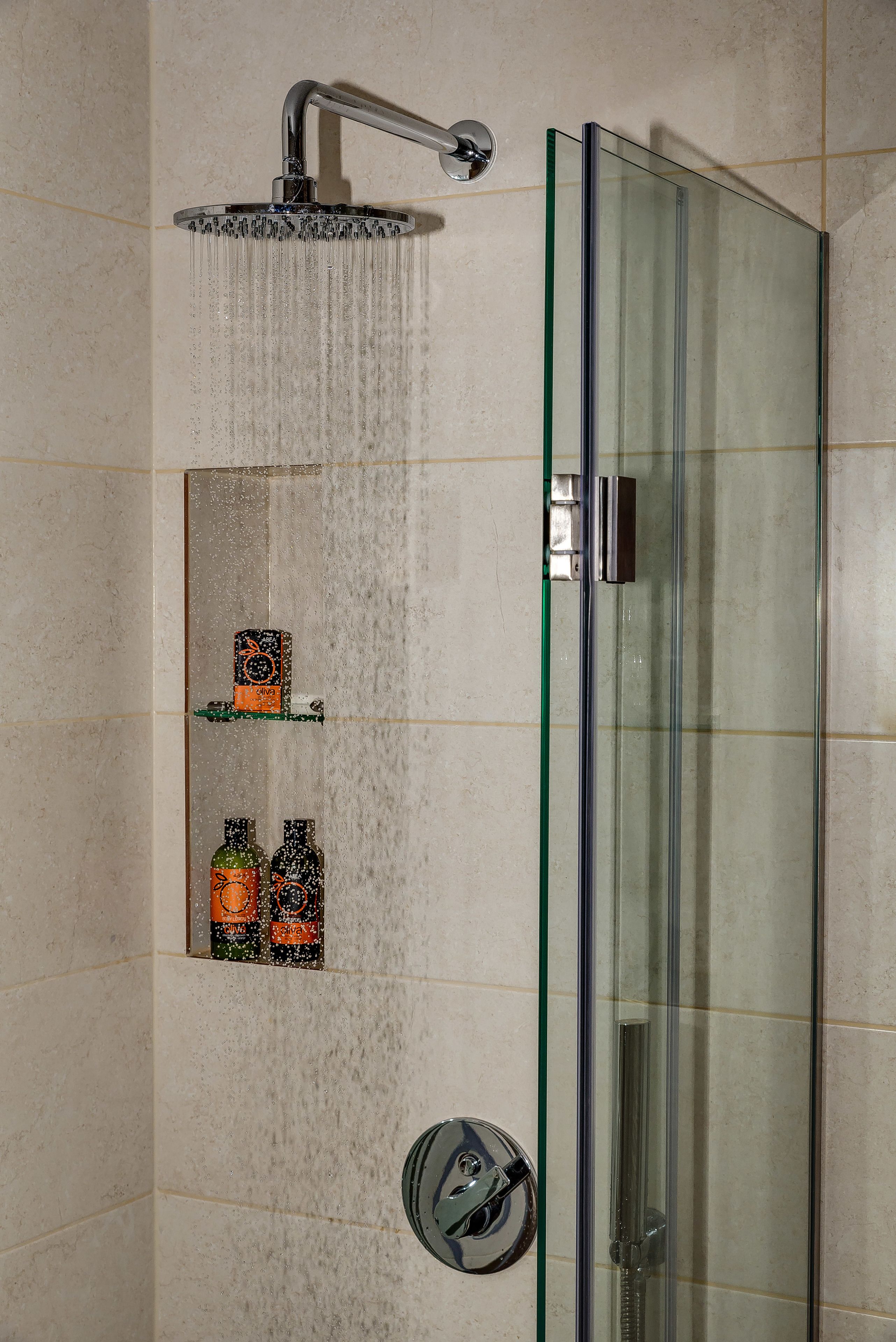 Apartment, 2 Bedrooms | Bathroom | Shower, rainfall showerhead, free toiletries, hair dryer