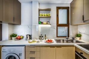 Apartment, 2 Bedrooms | Private kitchen | Full-sized fridge, microwave, oven, stovetop - City Breeze Apartment (Chania)