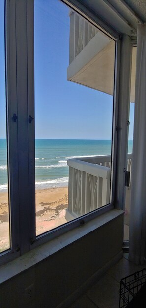 Interior - Private 2 bedroom Condo in Ormond by the Sea Florida. Beach front! (Ormond Beach)