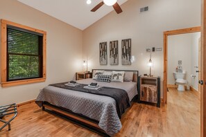 6 bedrooms, iron/ironing board, free WiFi, bed sheets